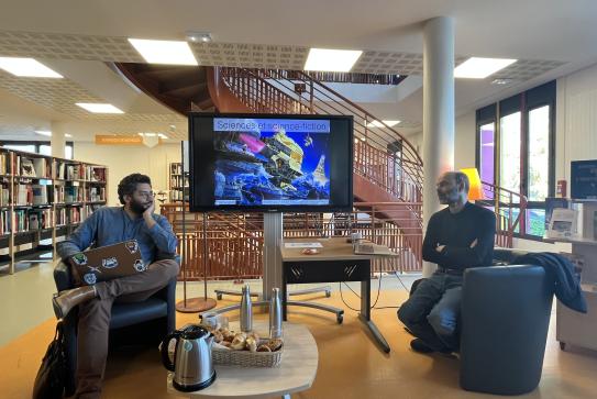 Roland Lehoucq et Lloyd Chéry  donnent une formation à la Médiathèque départementale sur le thème des sciences et de la science-fiction