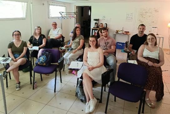 Salle de formation avec des stagiaires